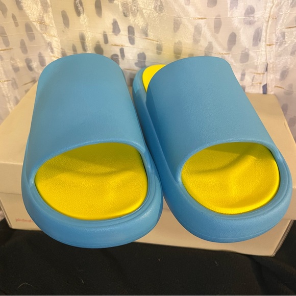 🆕 J/Slides  sizes 6- 9.      Not a Bundle - Picture 11 of 13